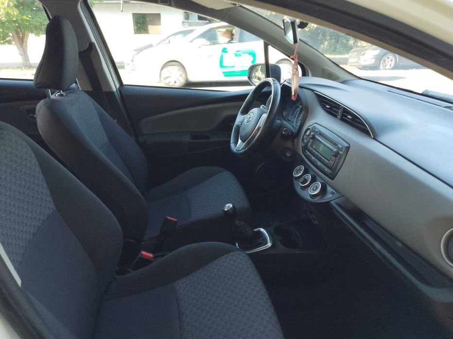 TOYOTA Yaris 2015 — imagine 4