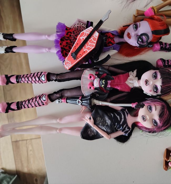 Продам/обменяю кукол монстр хай