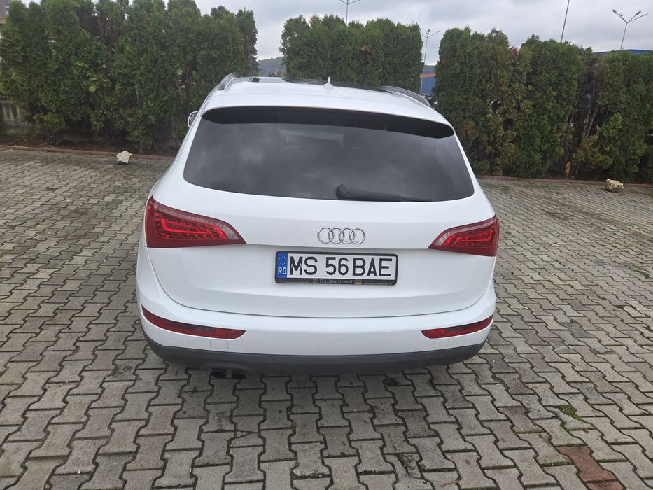 Vând Audi Q5 model 2010
