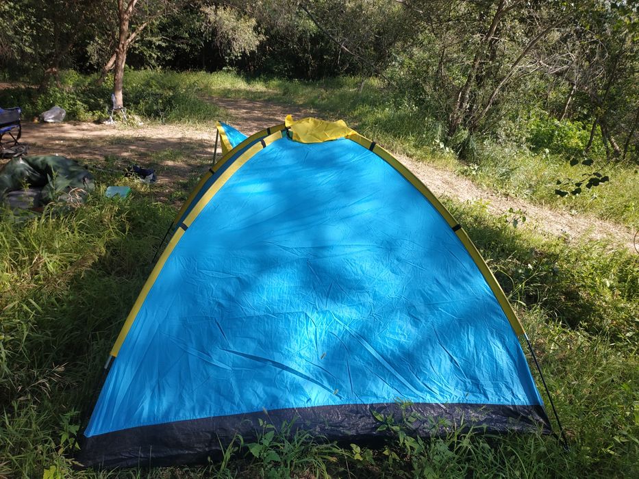 Продам палатку  для туризма и отдыха