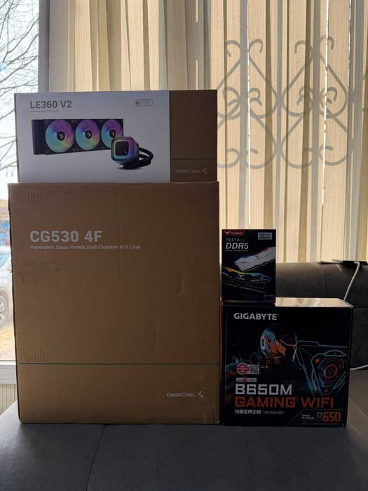 CS2 O'yini uchun Ideal Monitori bilan Kompyuter