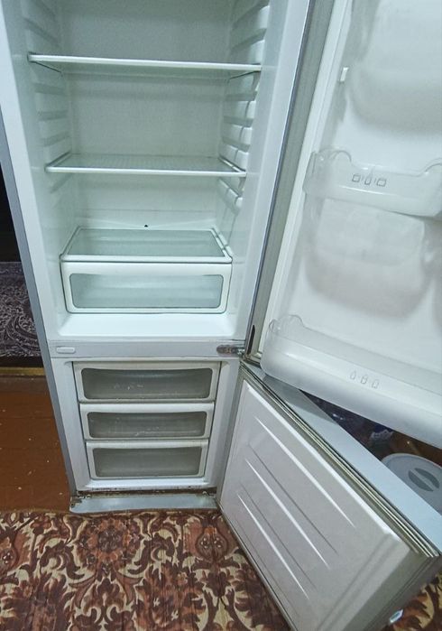 LG холодильниккк