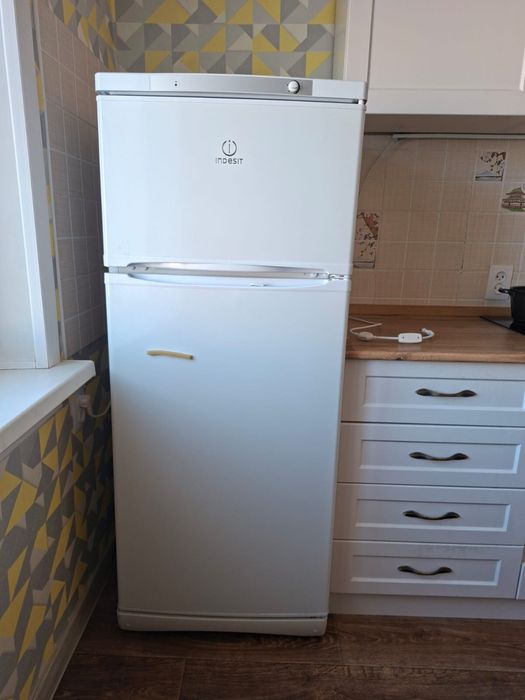 Холодильник не дорого Индезит
