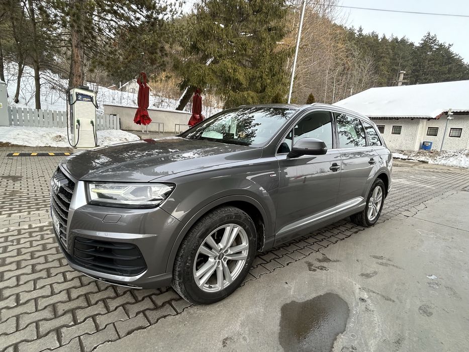 Audi Q7 3.0tdi S-line  7persoane