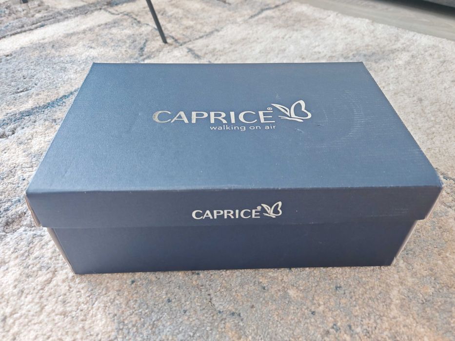 Нови Сандали на Caprice