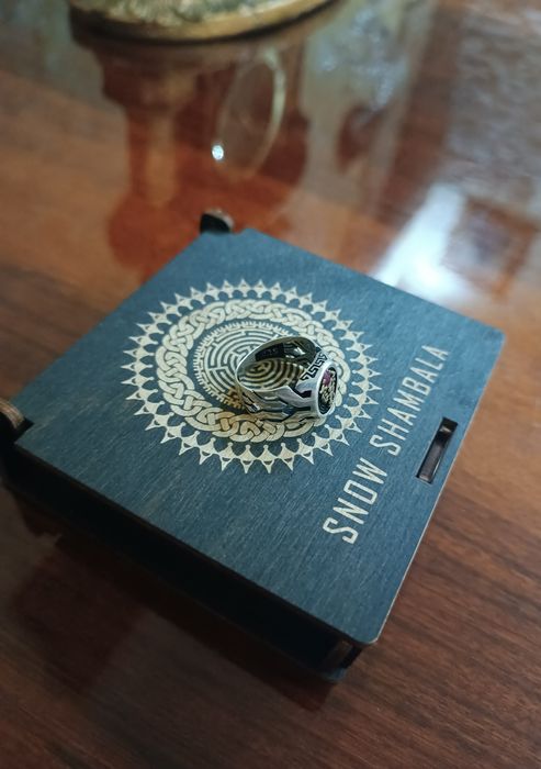 Перстень Versace !