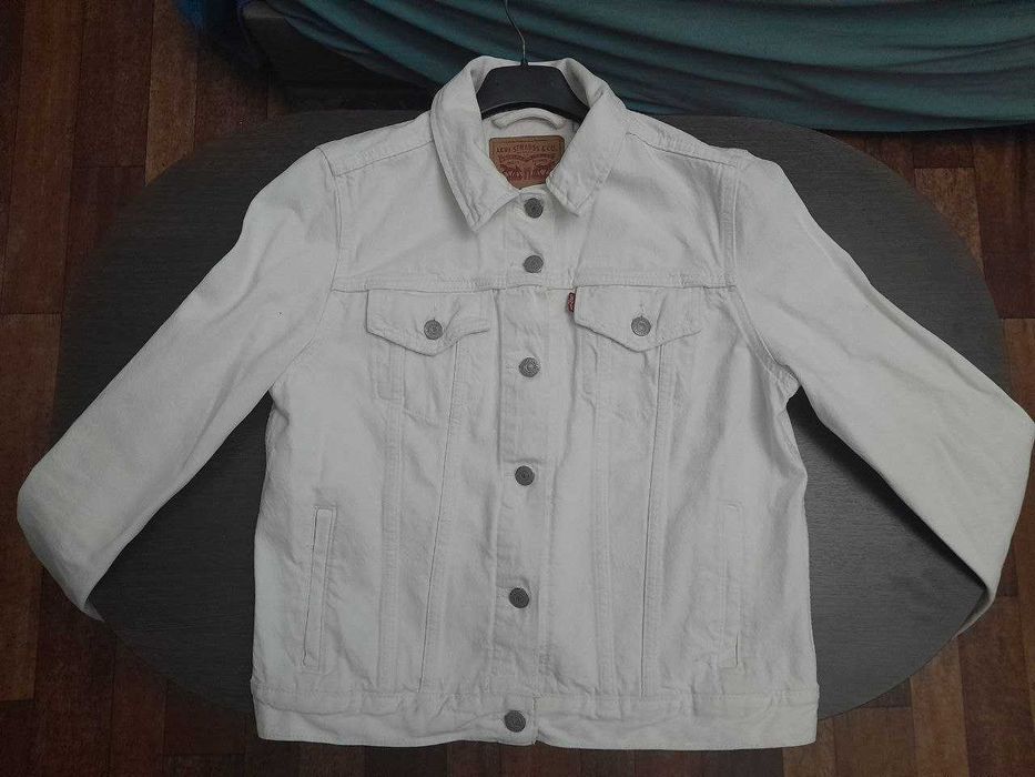 Джинсовая куртка