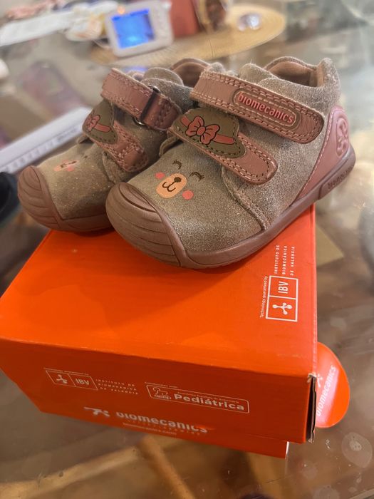 Бебешки обувчици