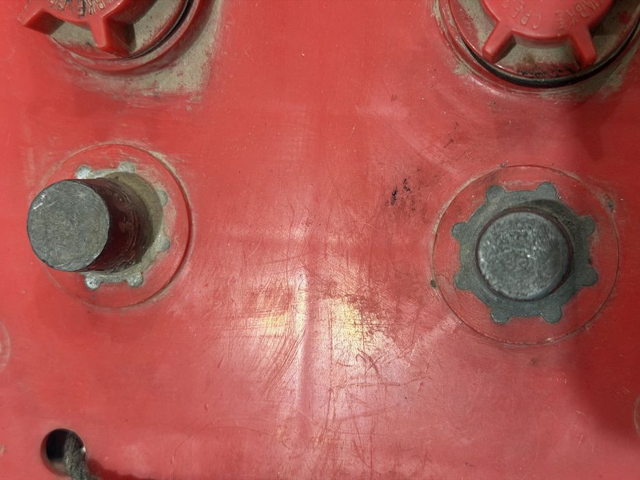 Продаётся акмулятор грузавой