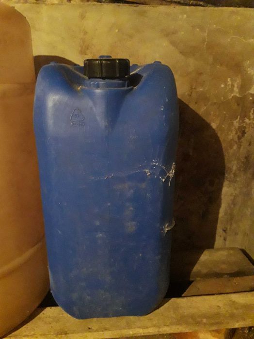 Бидони 60л.,25л.,реотани,макара и триъгълник при авария