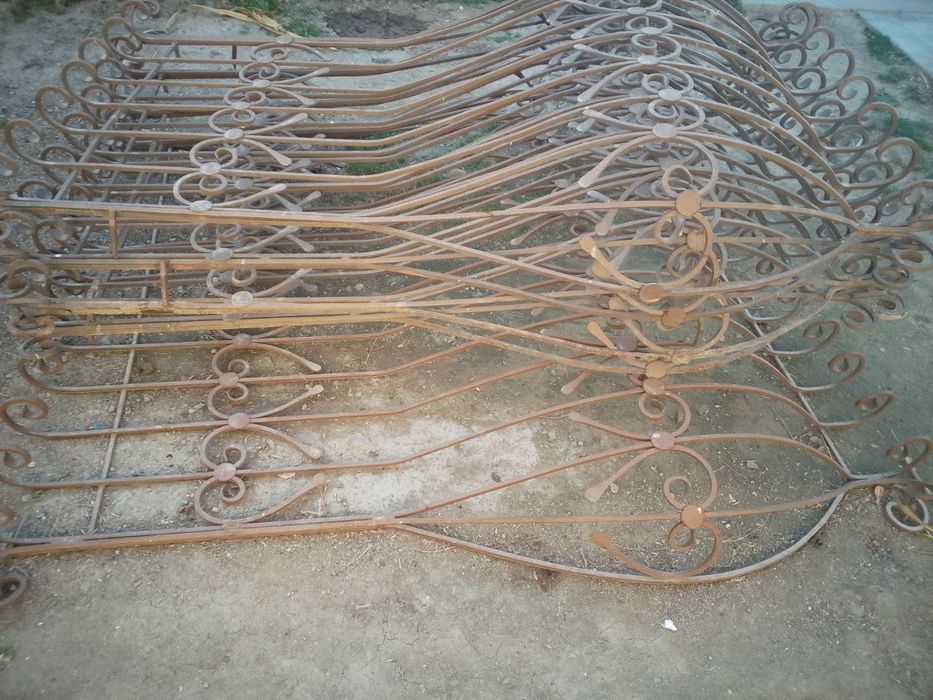 Deraza va bogʻ uchun  panjaralar ( ograjdenilar) sotiladi