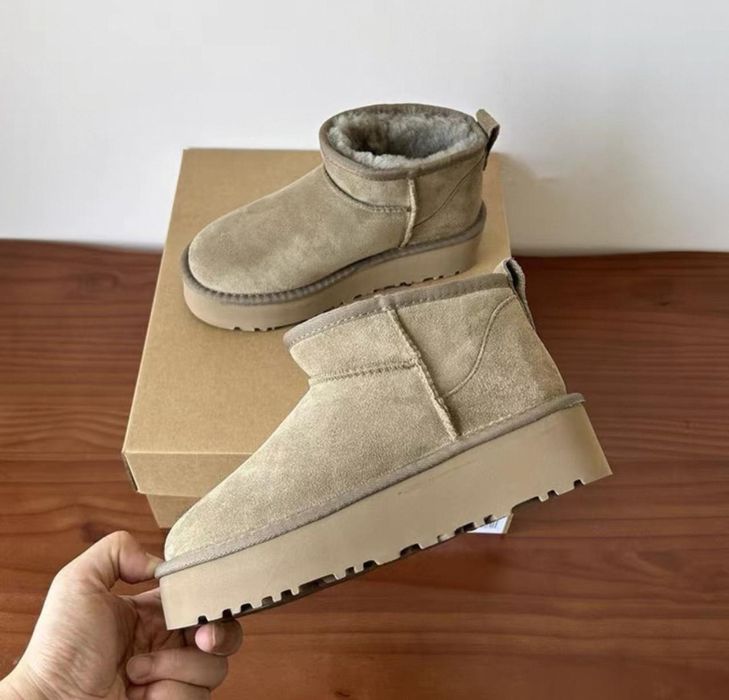 Продам новые угги (натуралка). Размер 40.