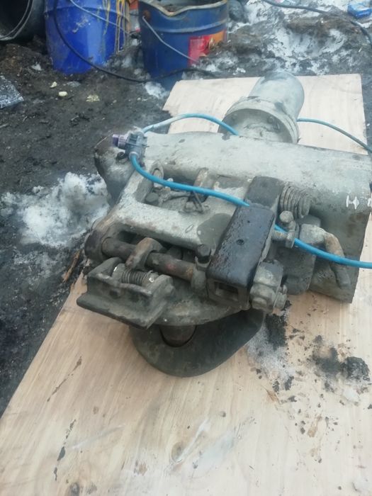 Фаркоп, оригинал стоит на Мерседесе