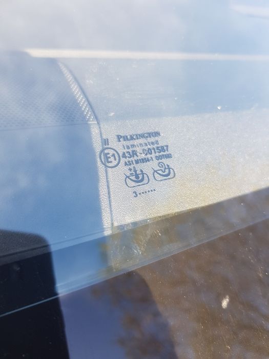 Предно стъкло Citroen C4 Picasso Ситроен Ц4 Пикасо 2008г. до 2013г.