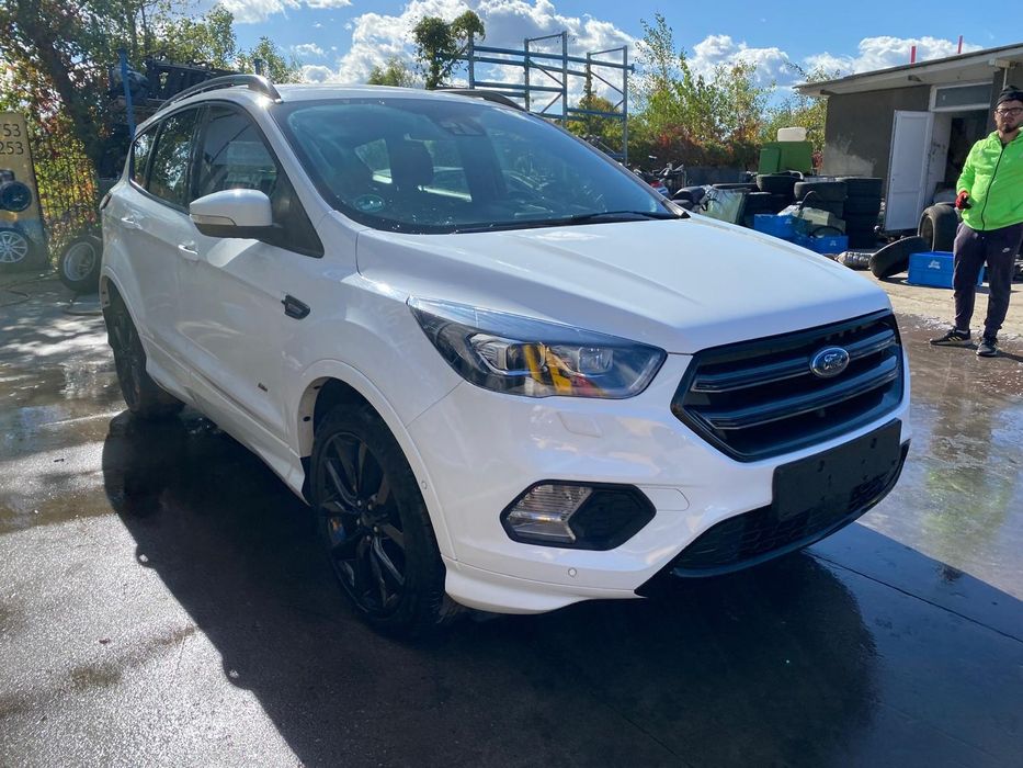 Dezmembrez Ford kuga E6 4X4 , 180 cai cod motor DW10F