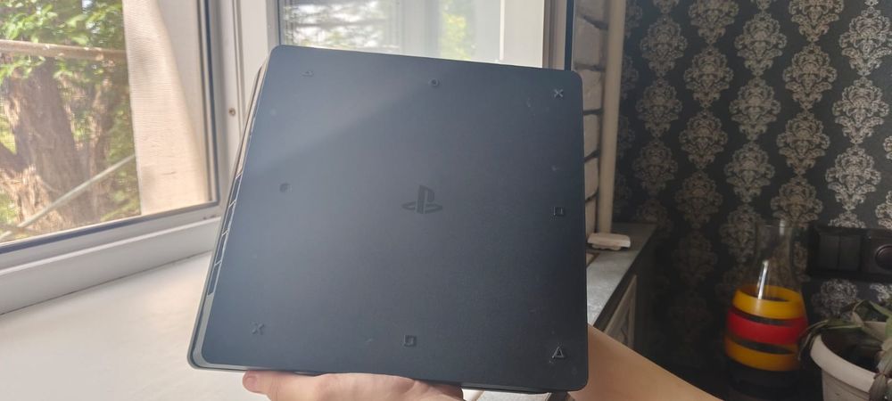 PlayStation 4 slim