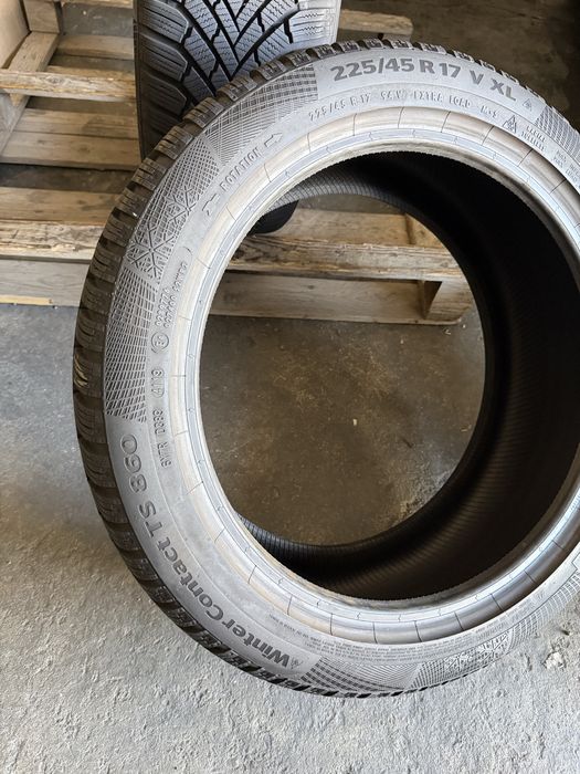 2 anvelope iarna 225/45/17 Continental 8 mm!