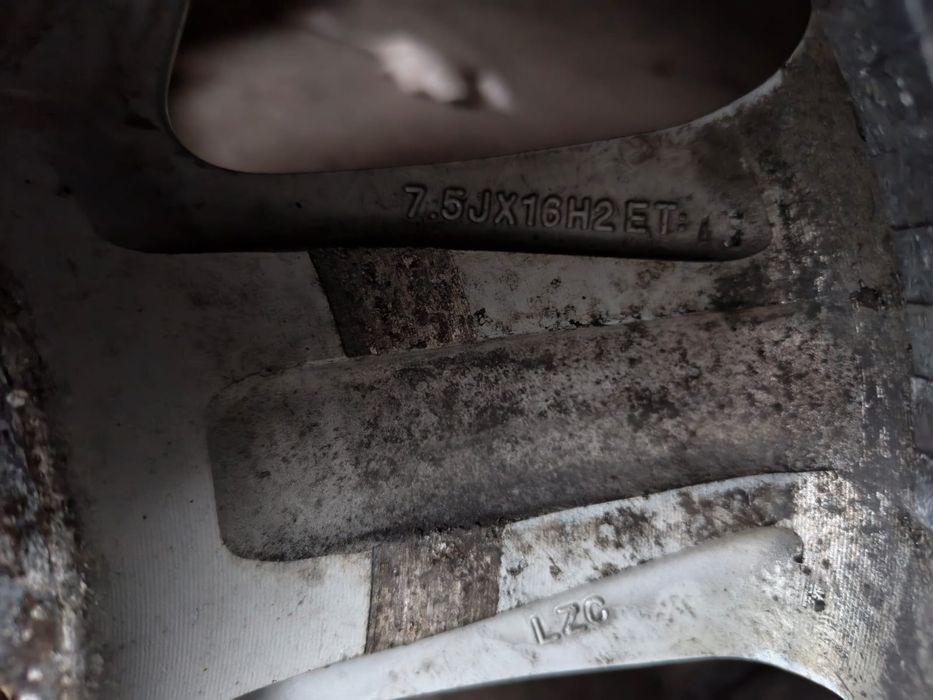 Продам оригинальные диски R16 5/112