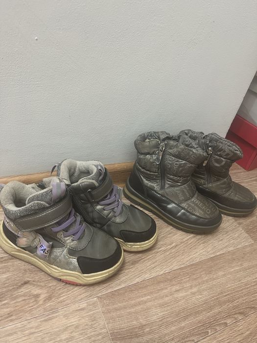Продам осенние зимние сапоги для девочки 27-28 рр в хорошем состоянии