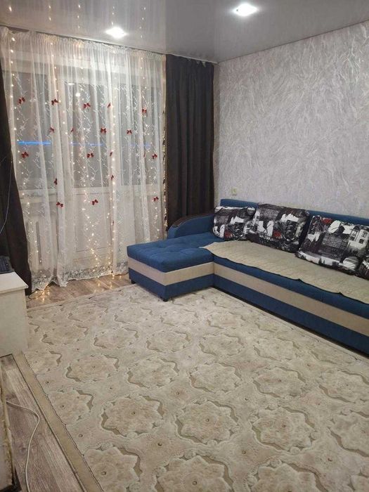 продам квартиру на среднем этаже на Караване