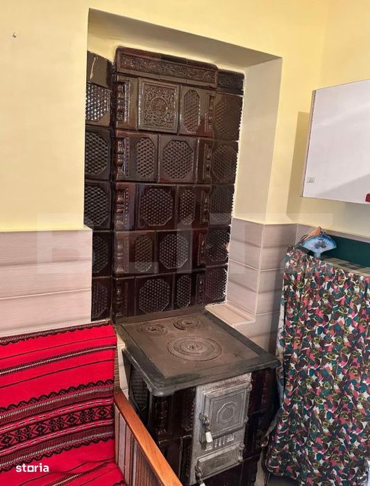 Casa cu 2 camere, 141 mp, 690 mp teren,  Petrestii de Mijloc