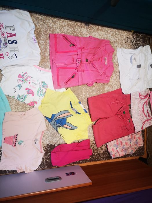 Lot hainute fetita 4-7 ani, aprox.50 buc