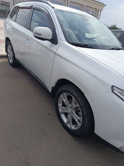 Продам Митсубиси аутландер