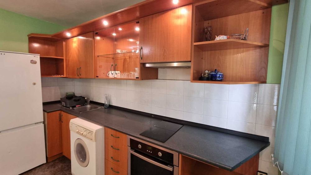 Дава се под наем Двустаен апартамент в Варна, Център - 70 кв.м за 458.49 € - Снимка #1