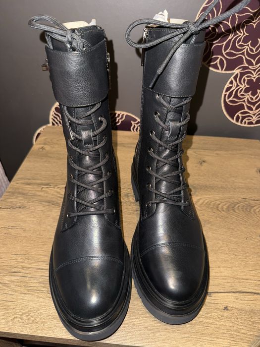 Coccinelle Кожени ботуши 39 номер , нови