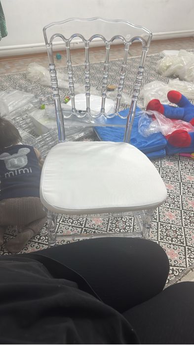 Стул прозрачный новый