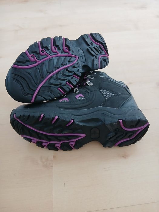 Маратонки Nike,Fila,Clarks