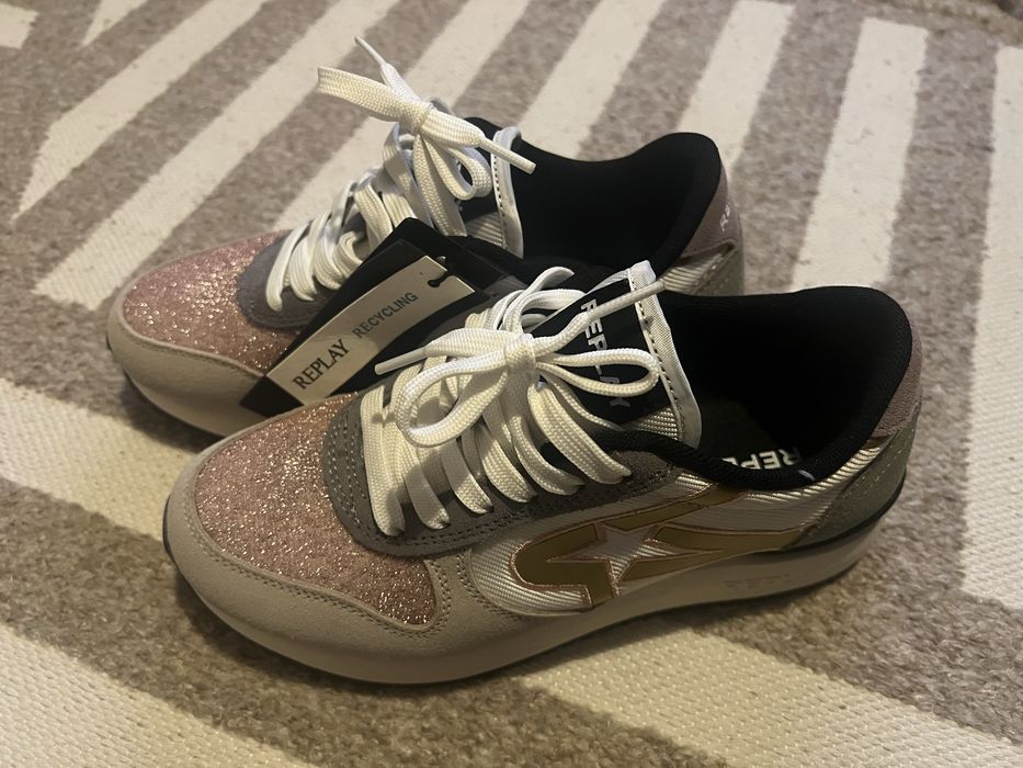 Нови дамски маратонки Replay