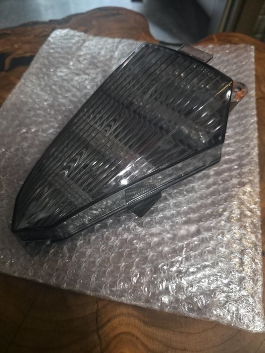 стоп с вградени мигачи за Yamaha YZF-R6 2006-2007 с дефект