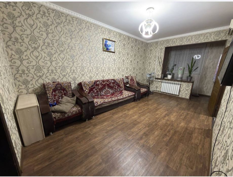 Срочно продаётся квартира Мирабадский р-н Куйлюк массив 1 2/3/4