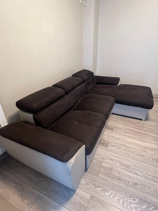 Coltar extensibil/ Masa cu scaune