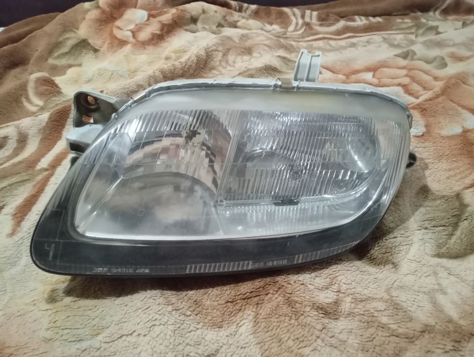 Фара на Мазда 323С