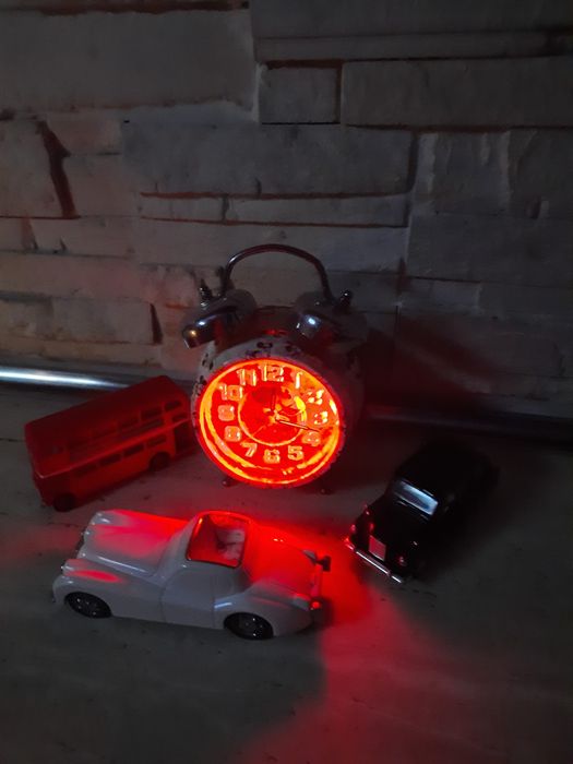 Lampa lui Aladin, Ceas,Gentute,Masinute