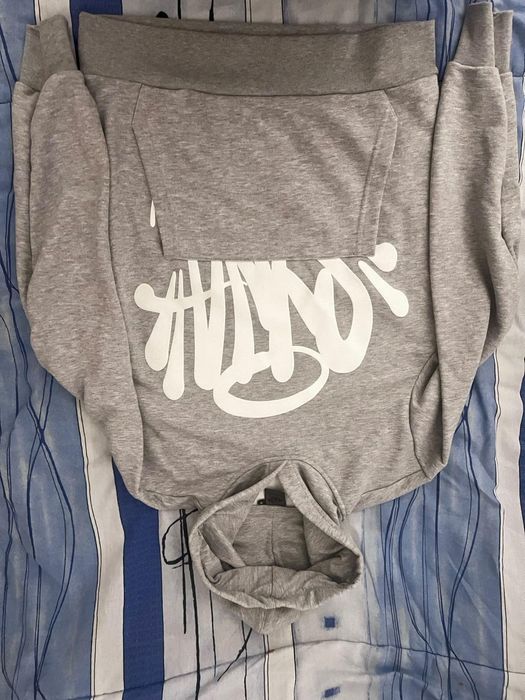 Сиво Syna wrld худи