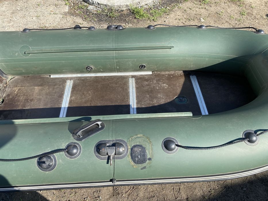 Лодка 320 с мотором