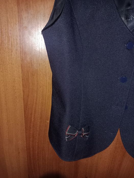 Школьная жилетка продам