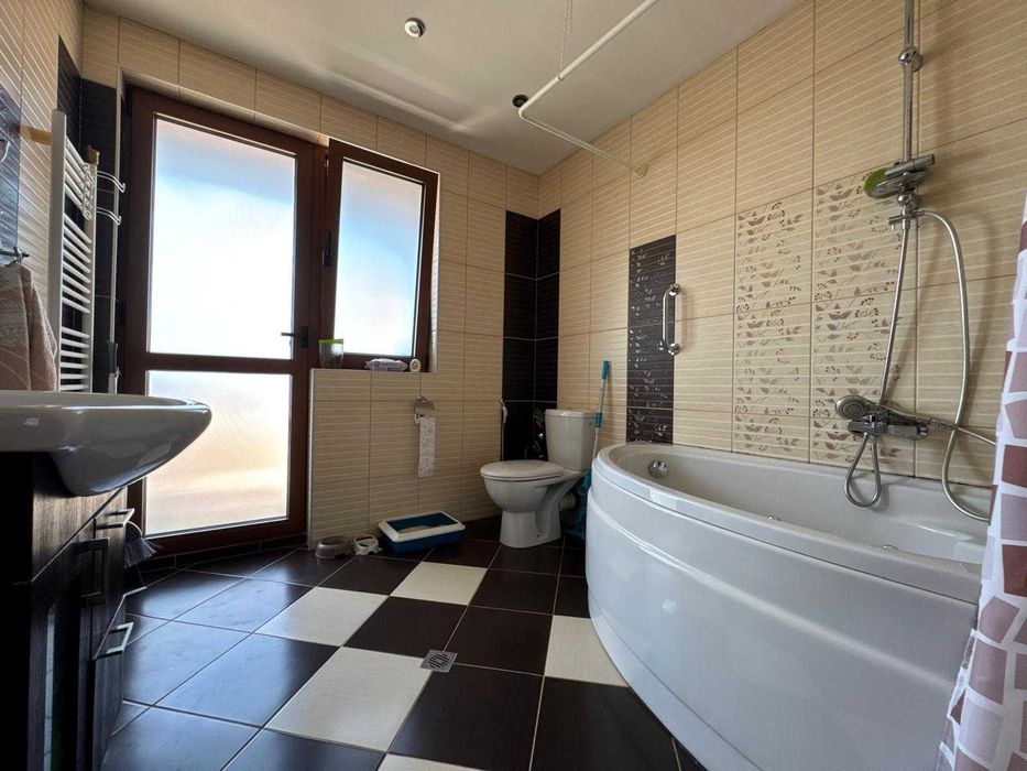 Продава се Къща в с. Драгижево, Област Велико Търново - 440 кв.м за 719 €/кв.м - Снимка #11