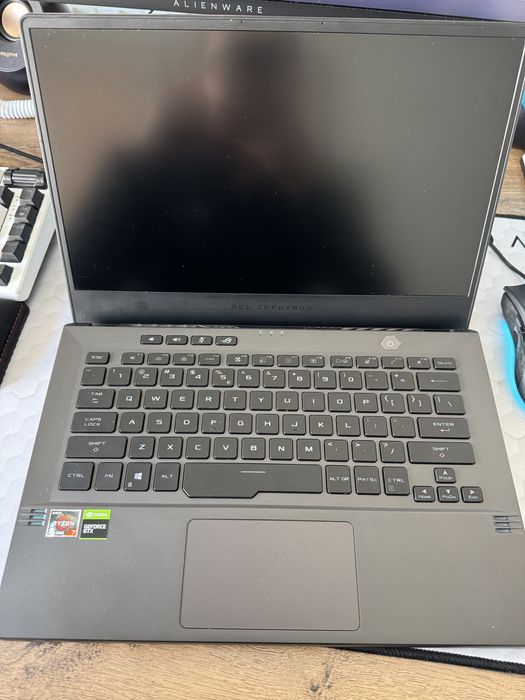 Vand sau schimb Zephyrus g14 cu macbook m1/m2