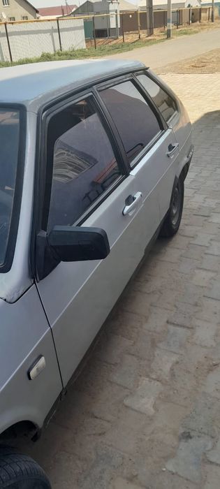 Продам машину серую