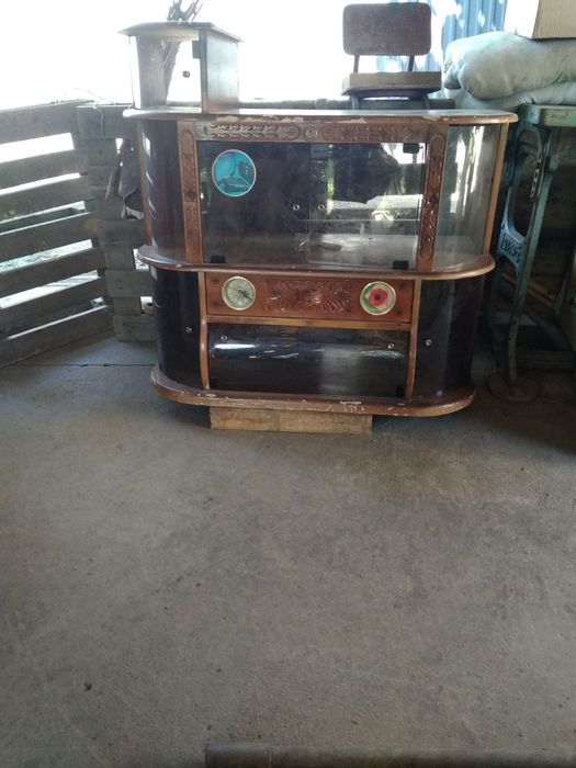 Продам тумбу под телевизор