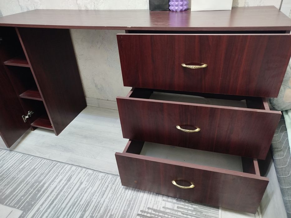 Комод для спальни / стол для офиса