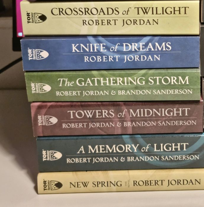 Wheel of Time (Roata Timpului) Vol. 10-14 plus prequel-ul New Spring