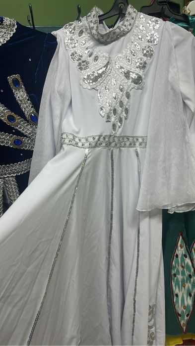 Распродажа костюмов