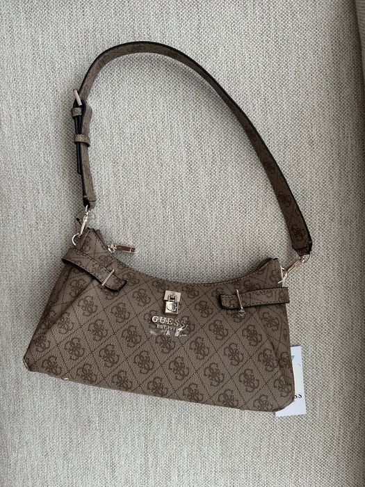 Дамска чанта GUESS