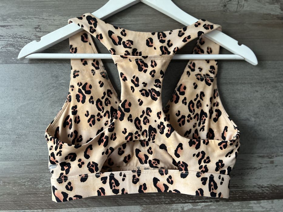 Спортен сутиен Fabletics by Rihanna