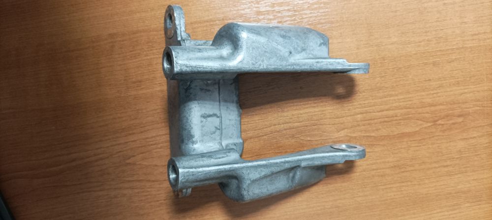 Предна стойка за двигател 2.5 Outback BS 15-19г